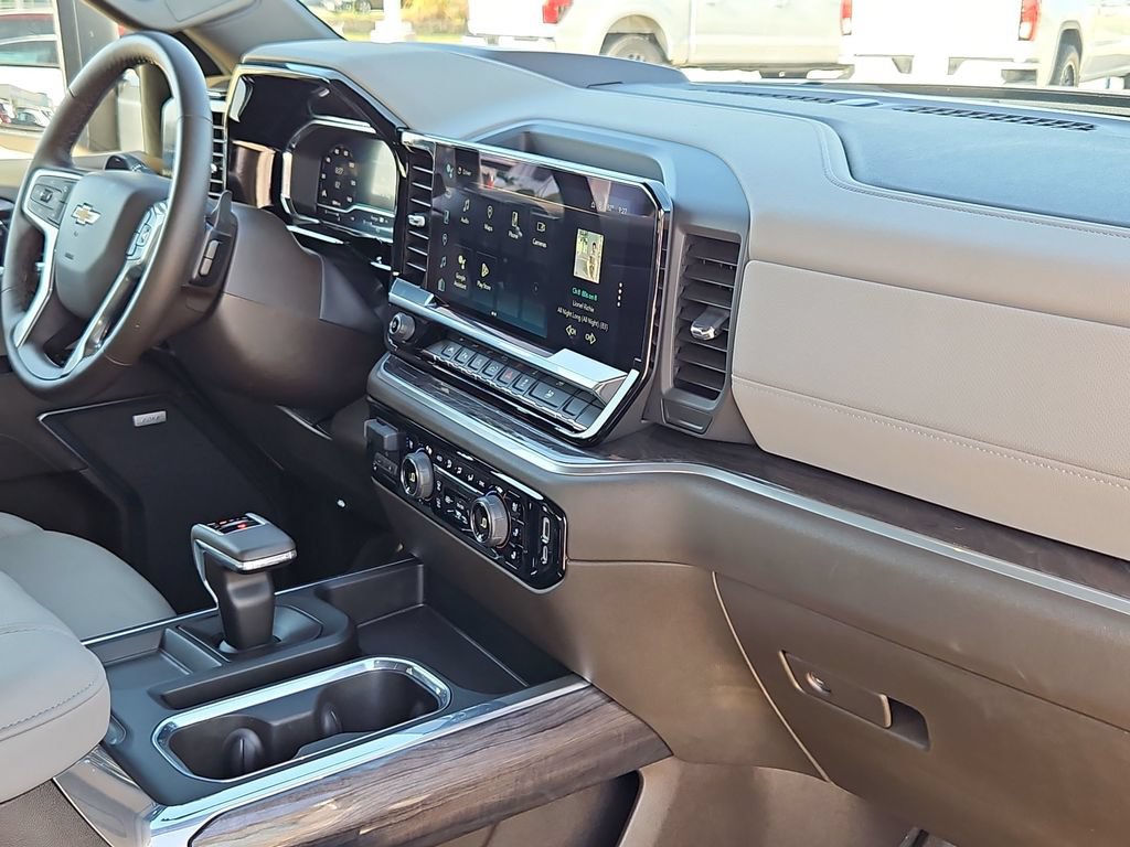 Used 2024 Chevrolet Silverado 1500 LTZ w/ LTZ Premium Texas Edition RWD image 27