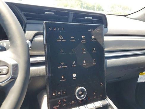 New 2026 GMC Terrain Elevation FWD image 25