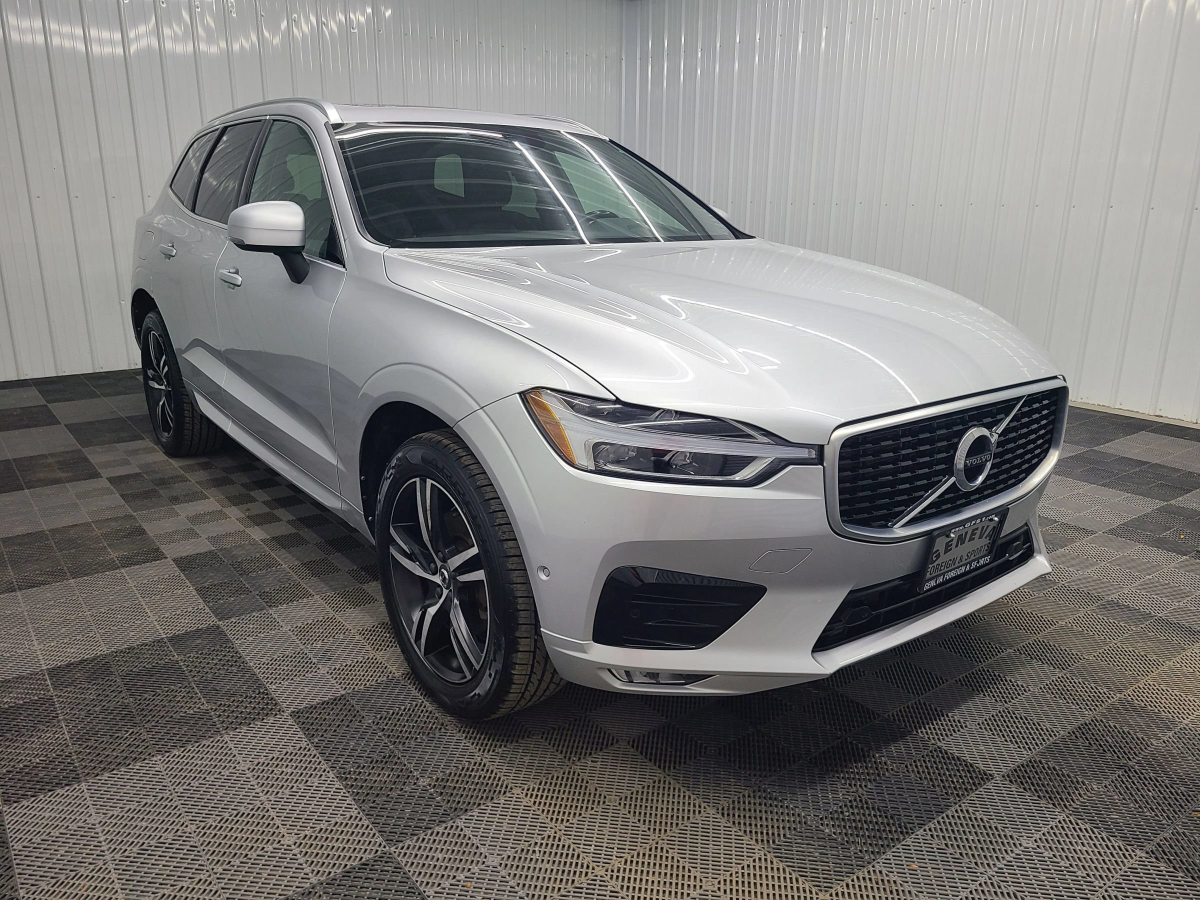 Used 2019 Volvo XC60 T5 R-Design AWD/4WD image 5