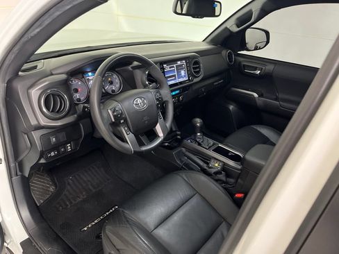 Used 2021 Toyota Tacoma TRD Off-Road AWD/4WD image 25