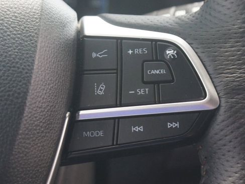 Used 2025 Toyota Sienna Platinum AWD/4WD image 12