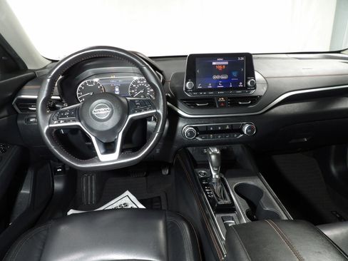 Used 2022 Nissan Altima 2.5 SR AWD/4WD image 14