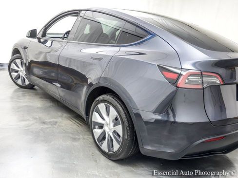 Used 2024 Tesla Model Y Long Range AWD/4WD image 10