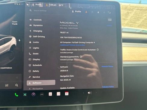 Used 2024 Tesla Model Y Long Range AWD/4WD image 30