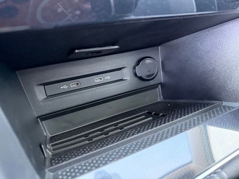 New 2026 Volkswagen Taos SE image 26