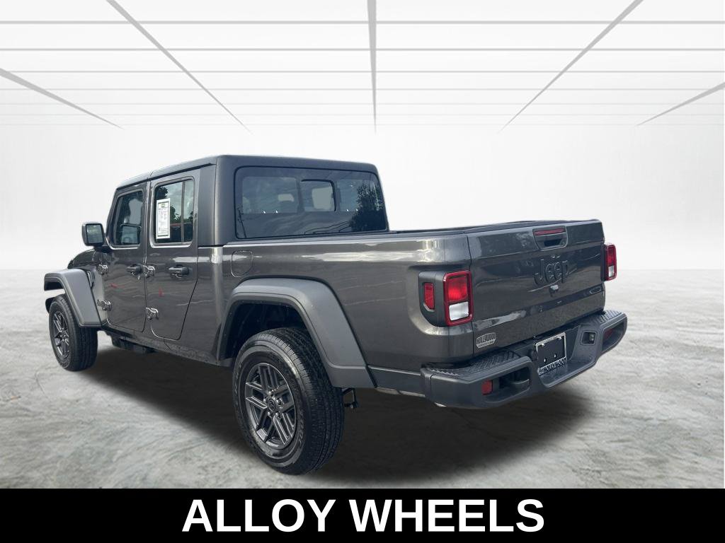 Used 2026 Jeep Gladiator Sport AWD/4WD image 7