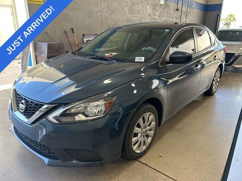 Used 2016 Nissan Sentra SV FWD image 1