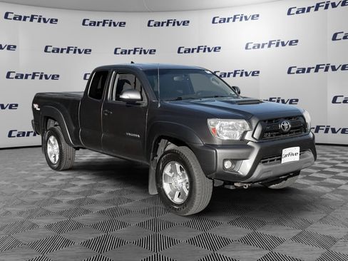 Used 2012 Toyota Tacoma 4x4 Access Cab V6 w/ TRD Sport Pkg image 8