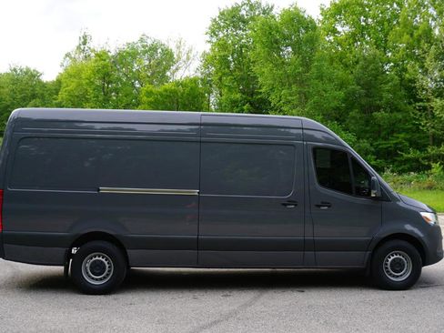 Used 2024 Mercedes-Benz Sprinter 2500 image 6