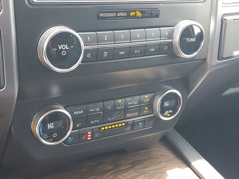 Used 2019 Ford Expedition Max Platinum AWD/4WD image 29