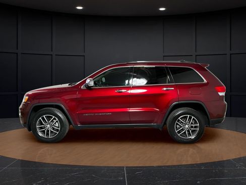 Certified 2018 Jeep Grand Cherokee Limited AWD/4WD image 2