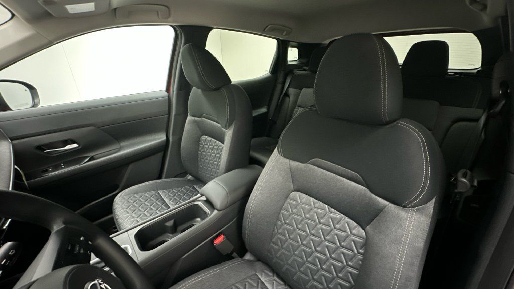 New 2026 Nissan Kicks SV w/ Cold Weather Package AWD/4WD image 9