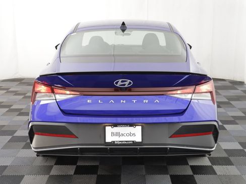 Used 2025 Hyundai Elantra Sport FWD image 16