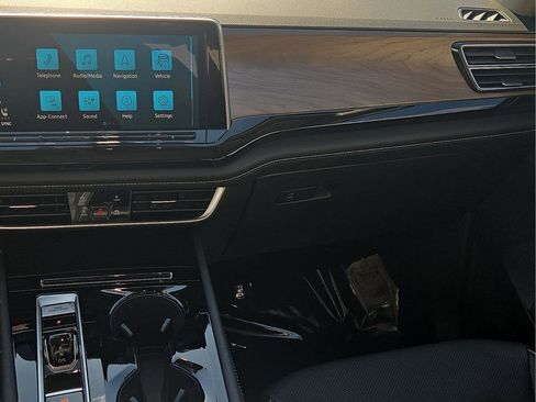 New 2026 Volkswagen Atlas SE FWD image 15