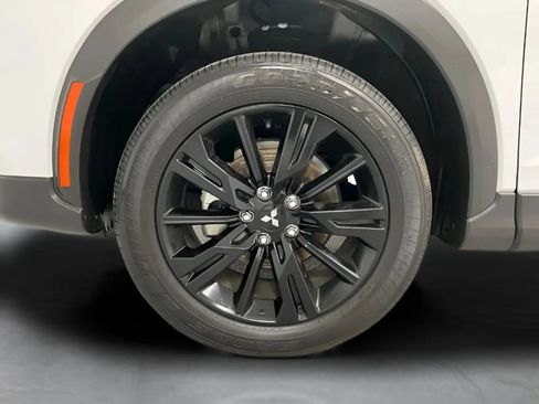 Used 2024 Mitsubishi Eclipse Cross LE AWD/4WD image 26