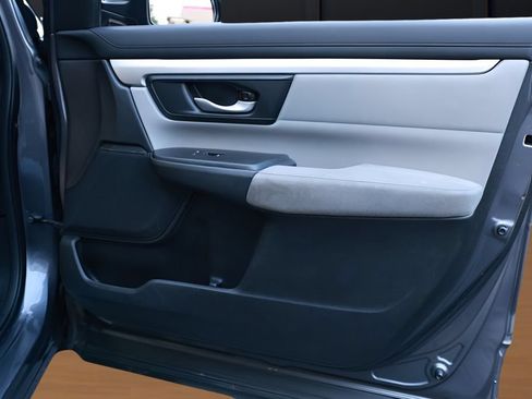 Used 2017 Honda CR-V LX image 21