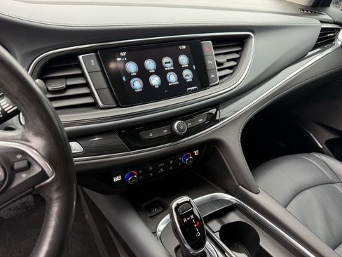 Used 2019 Buick Enclave Premium image 19