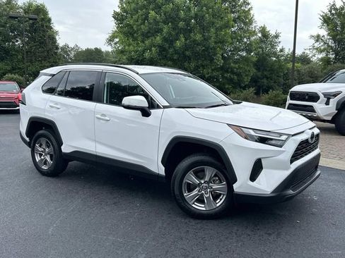 Used 2025 Toyota RAV4 XLE FWD image 2
