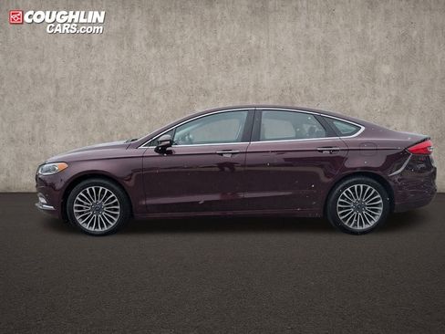 Used 2017 Ford Fusion SE w/ Fusion SE Technology Package image 4