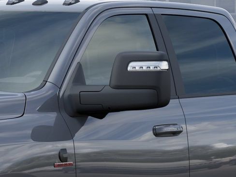 New 2026 RAM 2500 Laramie AWD/4WD image 13