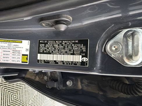 Used 2024 Toyota Corolla LE FWD image 29