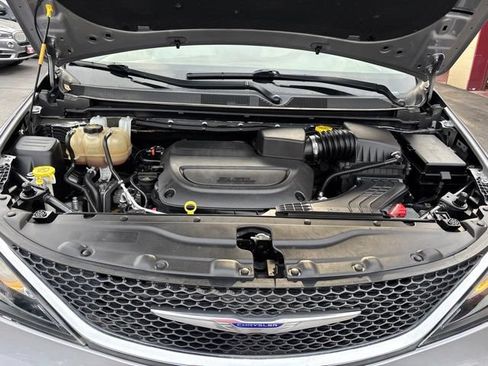 Used 2020 Chrysler Voyager Lxi FWD image 22