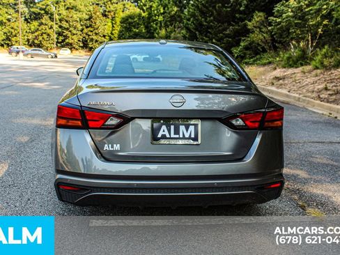 Used 2025 Nissan Altima 2.5 SV FWD image 9