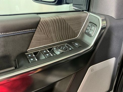 Used 2025 Ford F250 Platinum AWD/4WD image 18