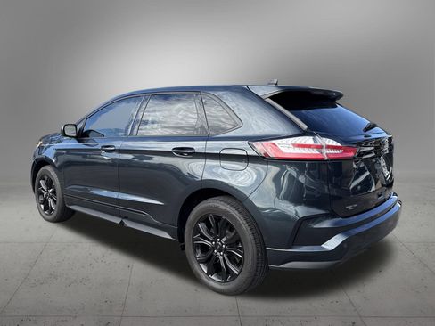Used 2024 Ford Edge SE w/ Black Appearance Package image 3