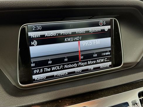 Used 2014 Mercedes-Benz E 350 4MATIC Sedan image 16