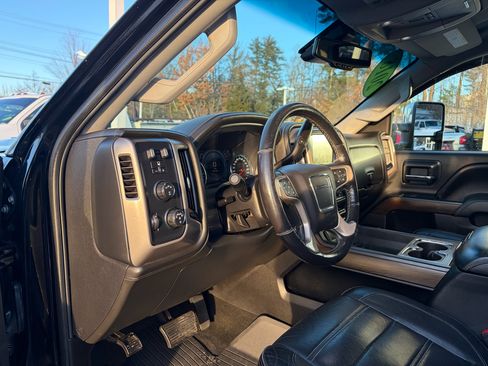 Used 2018 GMC Sierra 2500 Denali image 22