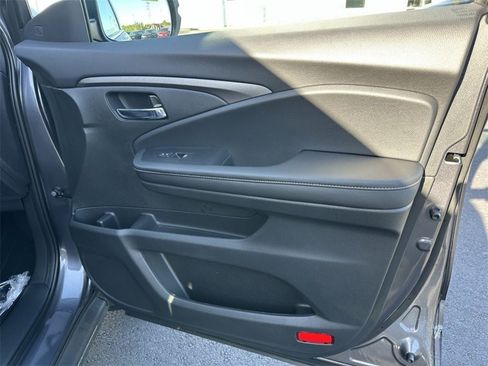 New 2025 Honda Ridgeline RTL+ image 16