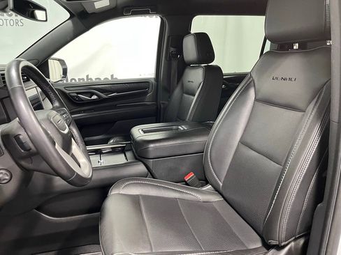 Used 2022 GMC Yukon XL Denali AWD/4WD image 11