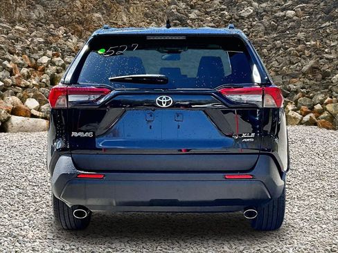 Used 2021 Toyota RAV4 XLE Premium AWD/4WD image 4