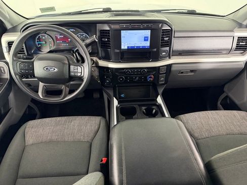 Used 2024 Ford F250 XLT w/ FX4 Off-Road Package AWD/4WD image 12