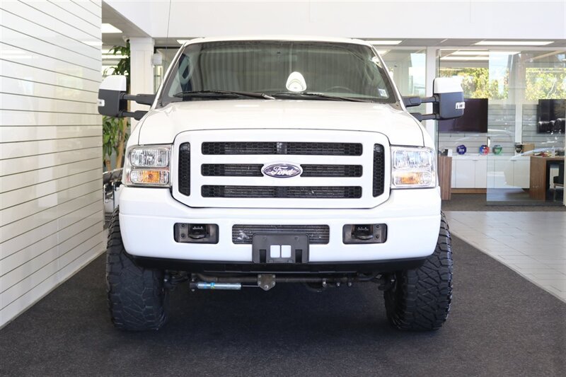 Used 2005 Ford Excursion XLT AWD/4WD image 8