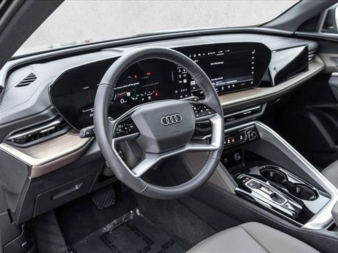 Used 2025 Audi Q5 Premium w/ Convenience Package AWD/4WD image 10