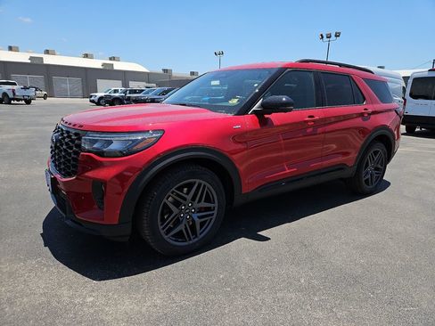 New 2026 Ford Explorer ST-Line w/ ST-Line Street Pack RWD image 5