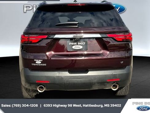 Used 2023 Chevrolet Traverse LT w/ LT Premium Package image 4