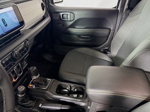 Used 2025 Jeep Wrangler Unlimited Sahara w/ Safety Group image 22