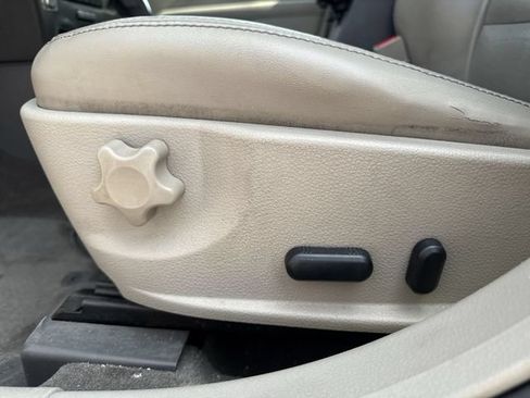Used 2010 Ford Fusion Hybrid FWD image 12
