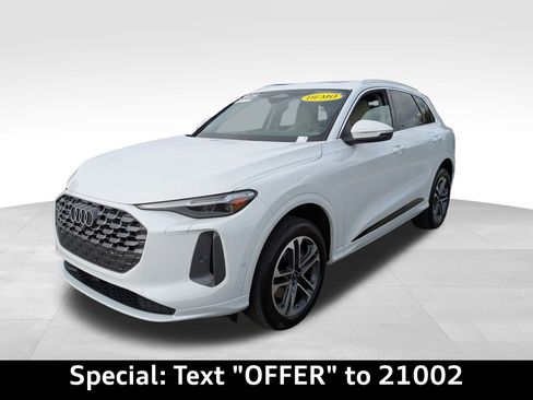 Certified 2025 Audi Q5 Premium Plus w/ Premium Plus image 8