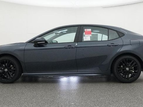 Used 2026 Toyota Camry SE FWD image 38