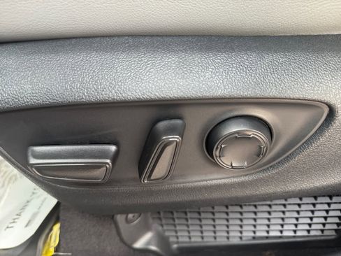 Used 2024 Toyota Sienna XLE image 18