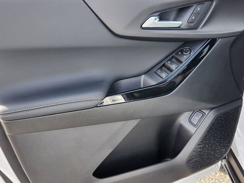 New 2026 Chevrolet Equinox LT w/ Convenience Package II image 8