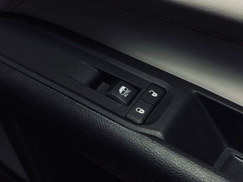 Used 2022 Jeep Compass Limited image 15