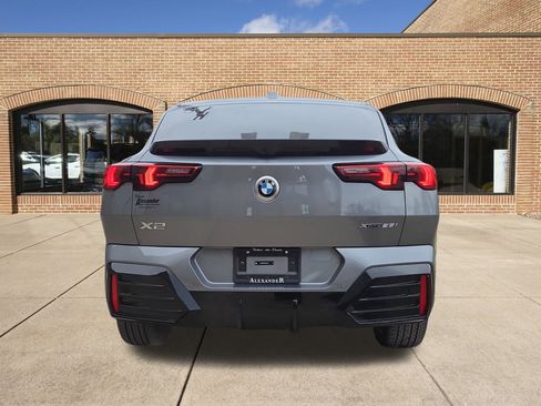Used 2025 BMW X2 xDrive28i image 4