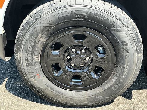 Used 2023 Nissan Frontier S RWD image 8