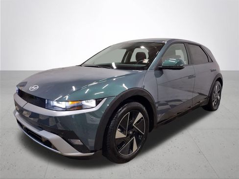 Used 2026 Hyundai Ioniq 5 SE AWD/4WD image 2