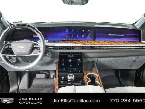 Used 2026 Cadillac Escalade Platinum Sport w/ LPO, ONYX Package AWD/4WD image 21